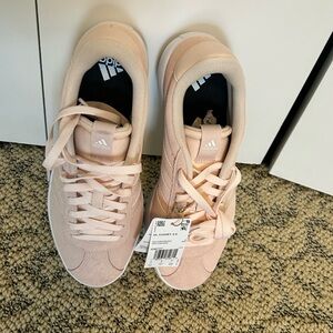 Adidas athletic/skateboarding/court shoes